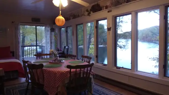 Red Bear Cabin, Lakefront on Lake Glenville NC
